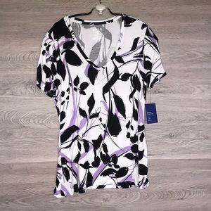 NWT- Women’s V Neck SS Tee